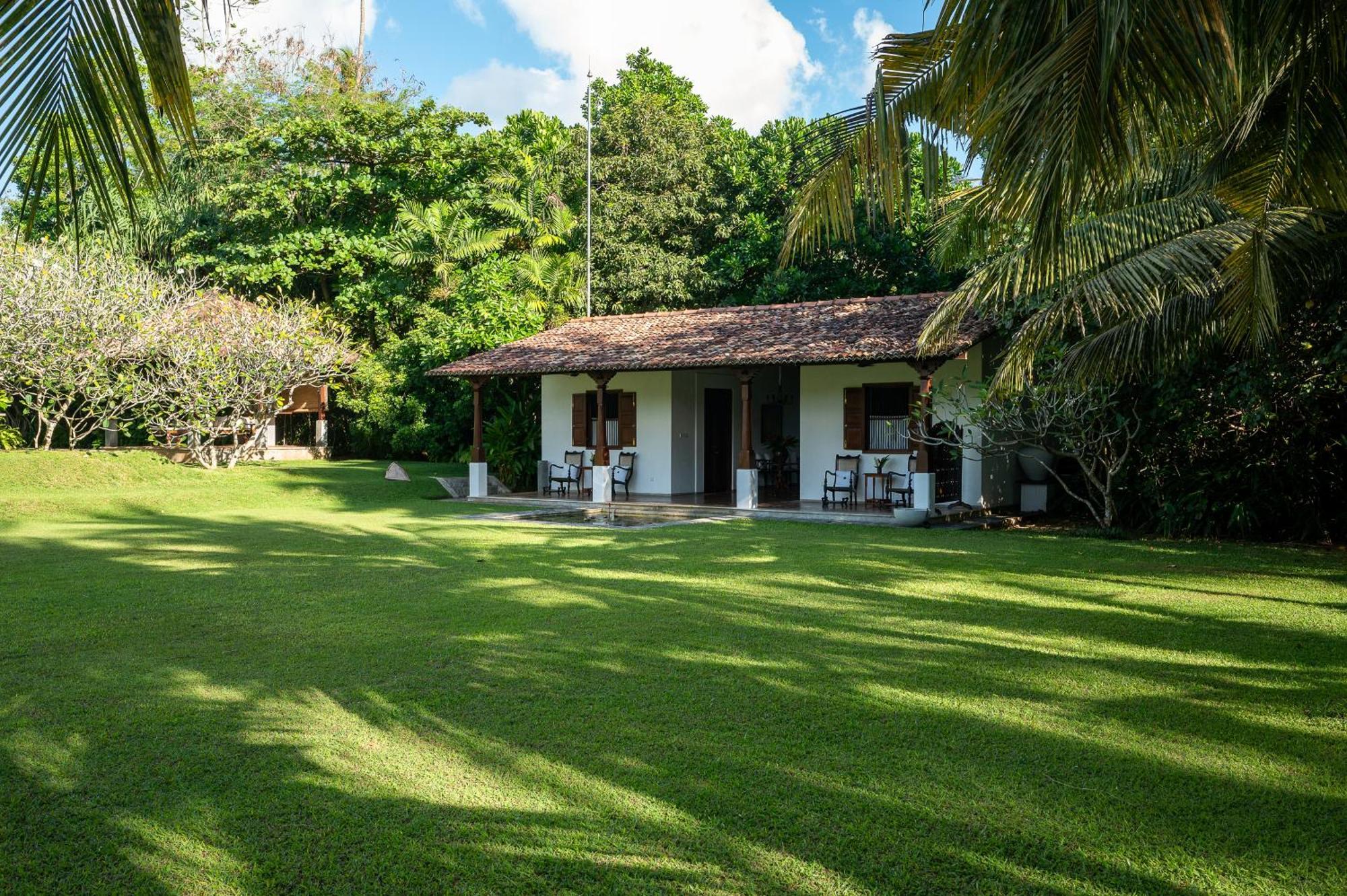 Nyne Hotels Rock Villa, Bentota Buitenkant foto