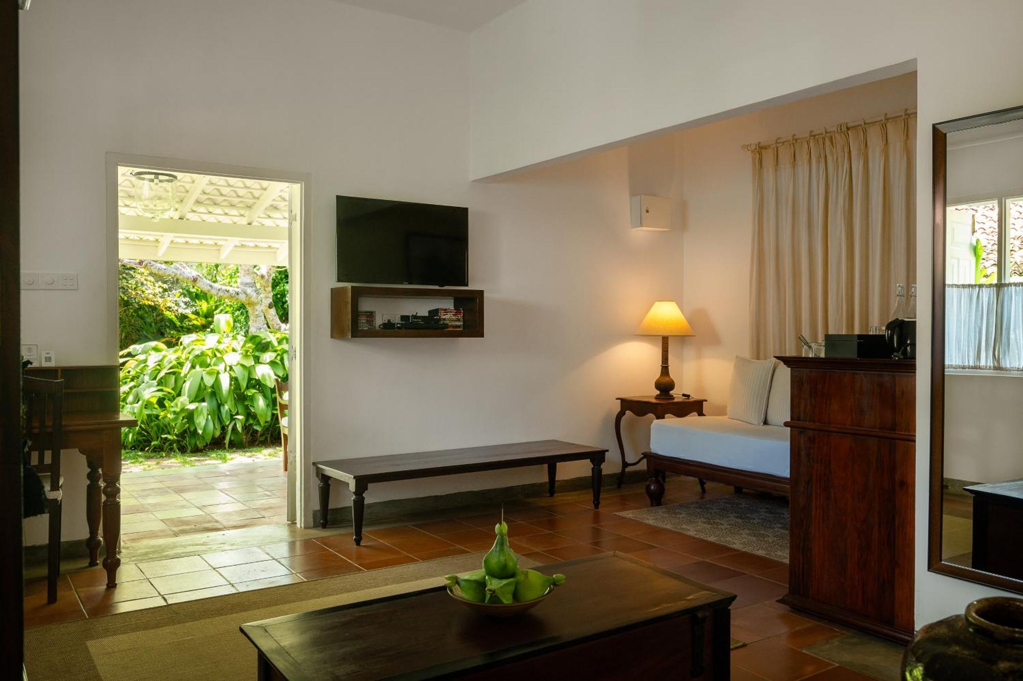 Nyne Hotels Rock Villa, Bentota Buitenkant foto